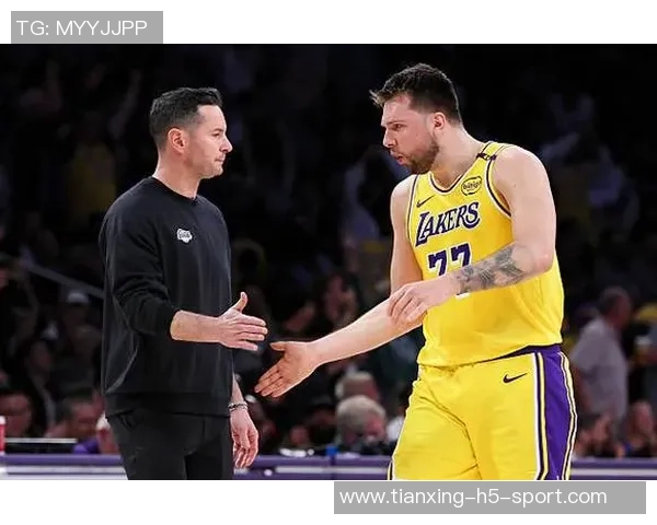 雷迪克赞东契奇扣篮精彩释放情绪让人惊喜